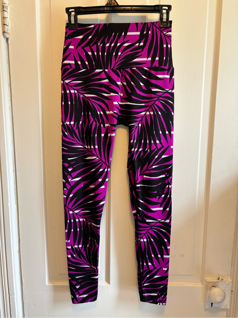 K-Deer Purple Laguna Print Legging Size Medium